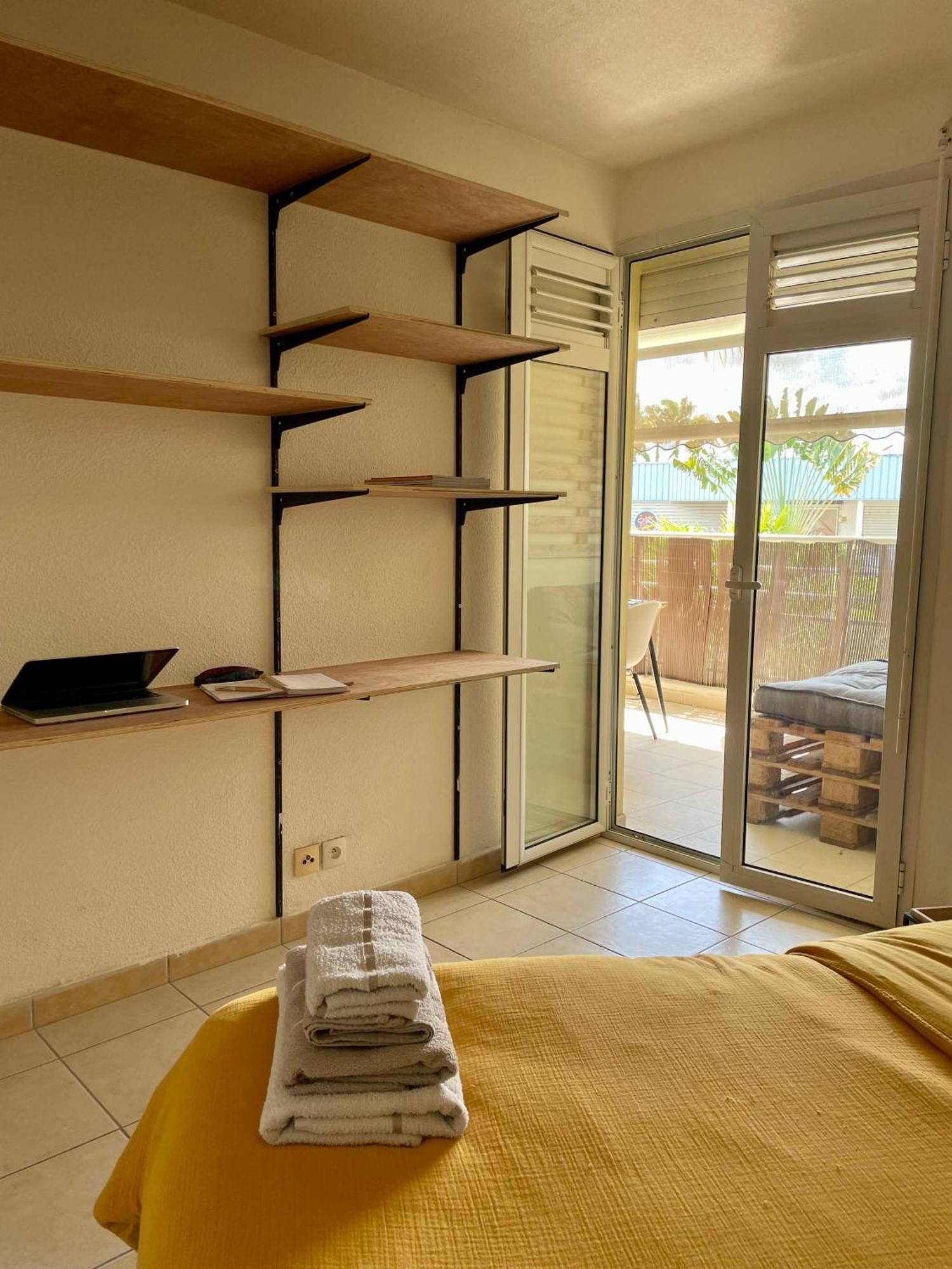 Appartement Cosy En Ville Baie-Mahault Esterno foto